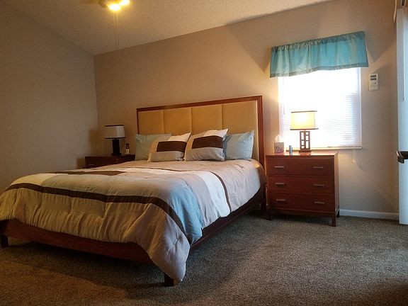 master-bedroom-with-lake-view-on-the-right