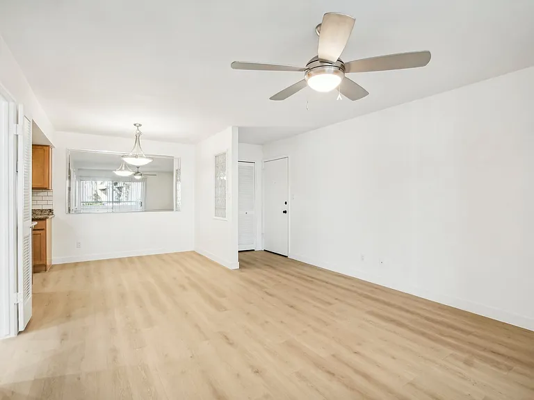 The Viridian Apartments — Photo 6