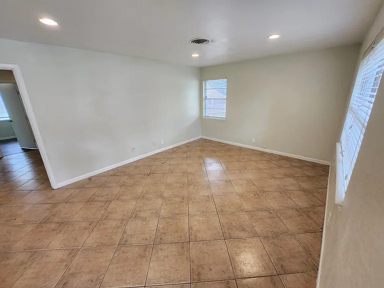 120 Glenhaven Dr — Photo 6