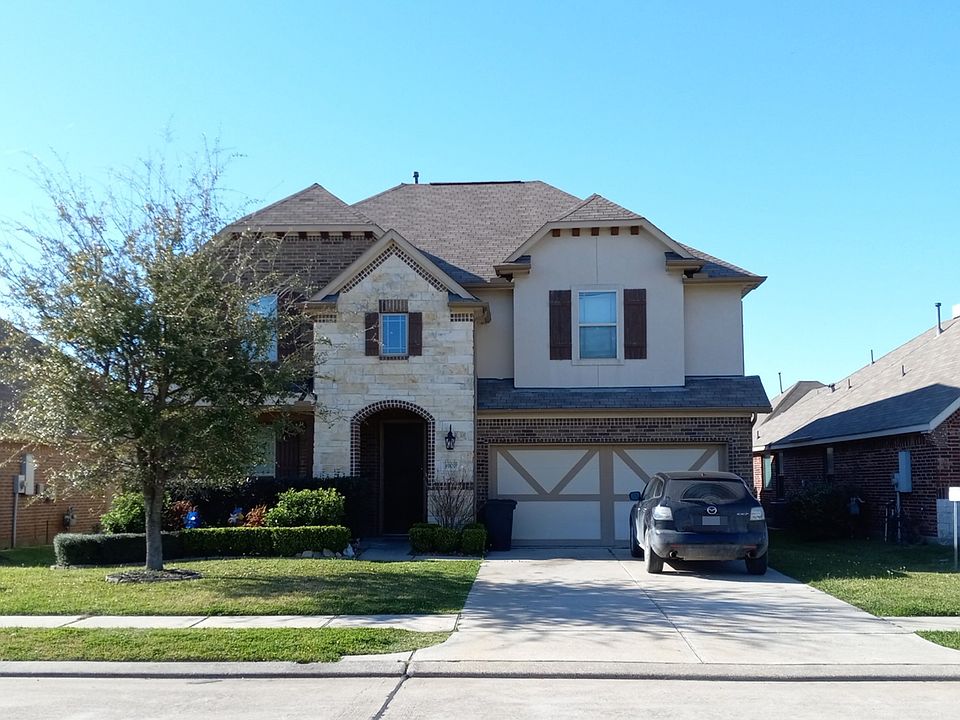 1st image of 4907 Sheila Dr #D