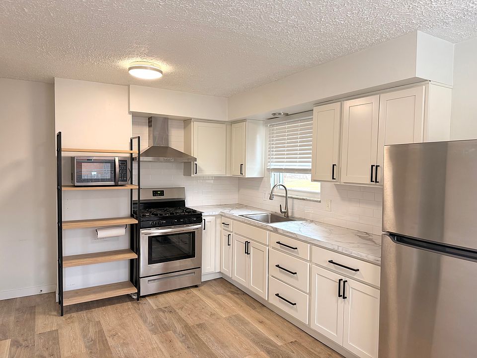 1st image of 2555 Maplehurst Dr
