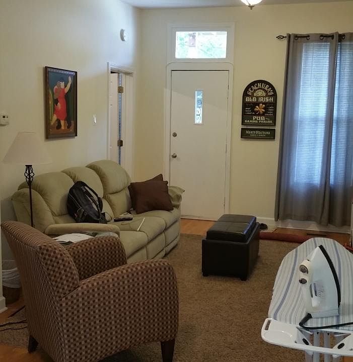 Living Room (1 of 5)