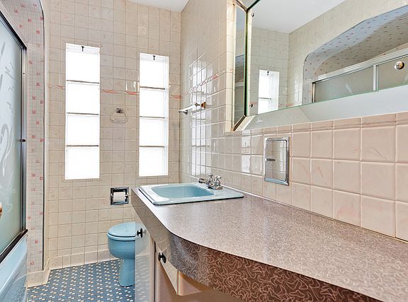 5th image of 10445 S Central Park Ave