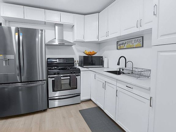 5th image of 37 Hampton St