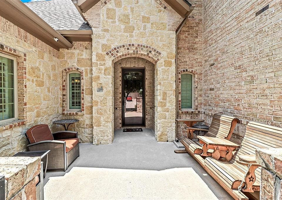 1st image of 3029 Ruby Dr