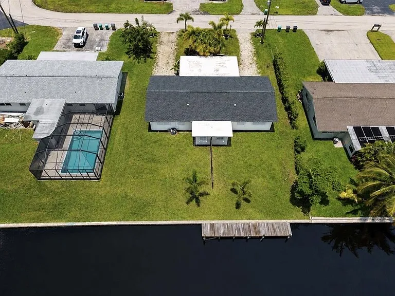 4931 Victoria Dr — Photo 22