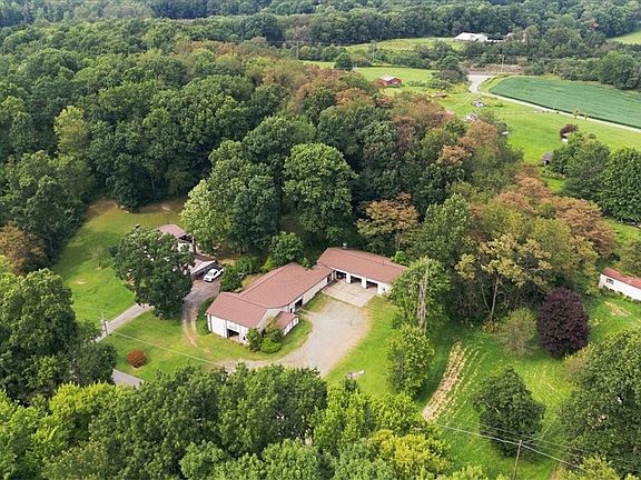 3rd image of 131 McLafferty Rd