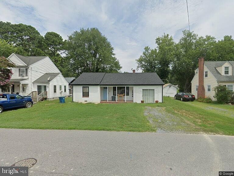 1st image of 409 Railroad Ave