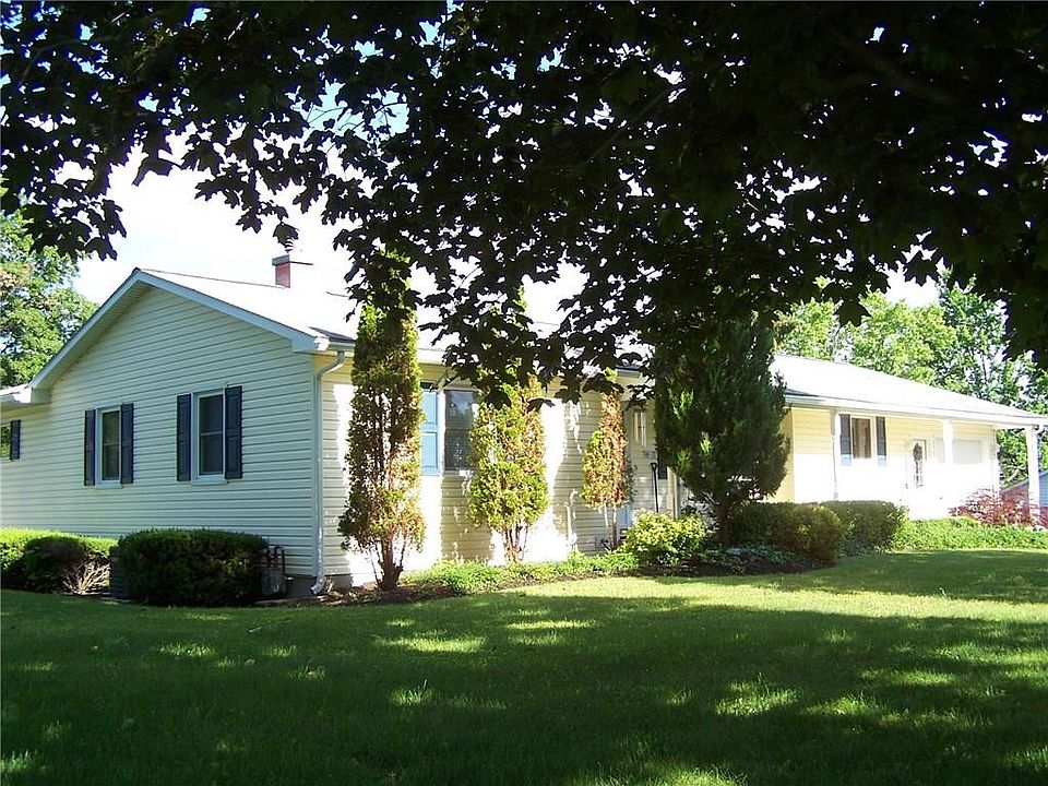 1st image of 17 Hillcrest Dr