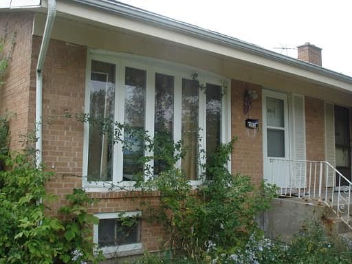 1st image of 8853 S Robin Dr #F