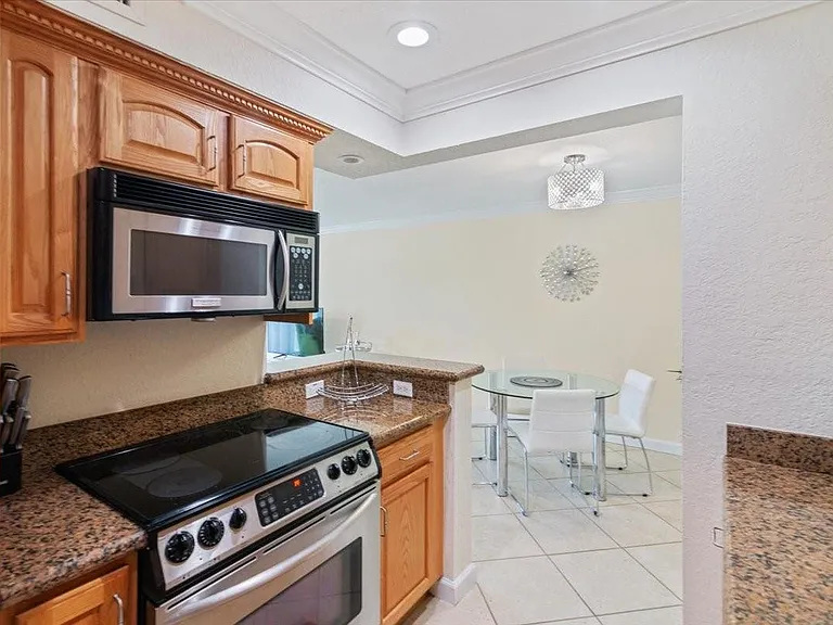 1515 E Broward Blvd #403 — Photo 3