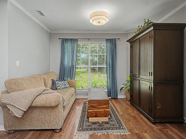 1626 Oakmont Cir — Photo 31