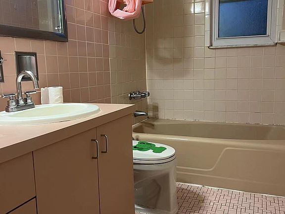 3rd image of 58-30 230th St Floor 2