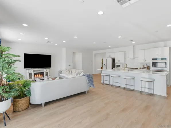 34490 Bloomberry Rd, Murrieta, CA 92563
