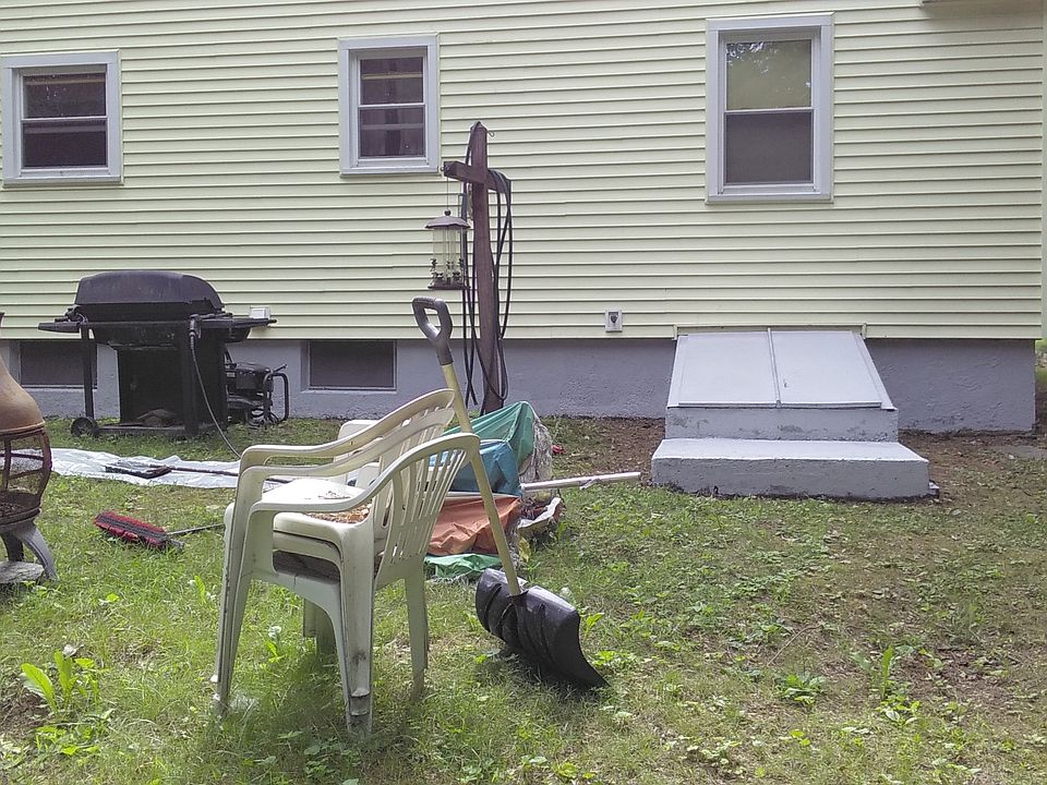 2nd image of 310 Malden St