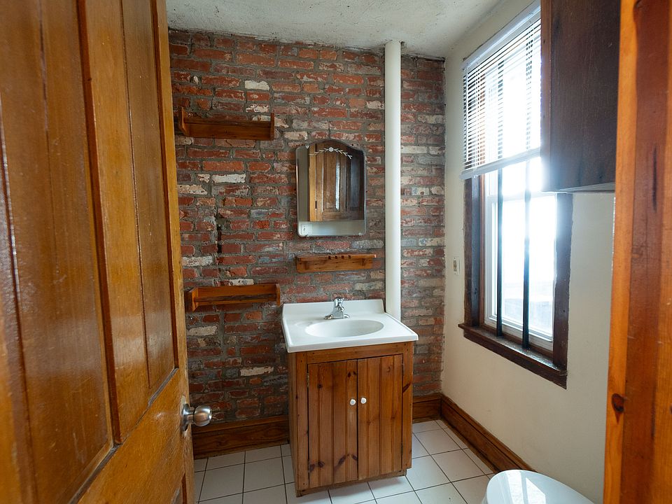 1st image of 414 N Sloan St