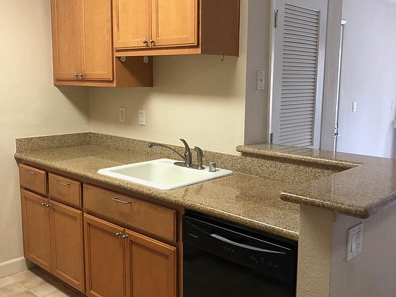 5th image of 2737 Somerset Park Cir