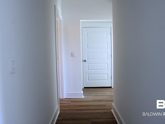 3rd image of 501 Huller Ave