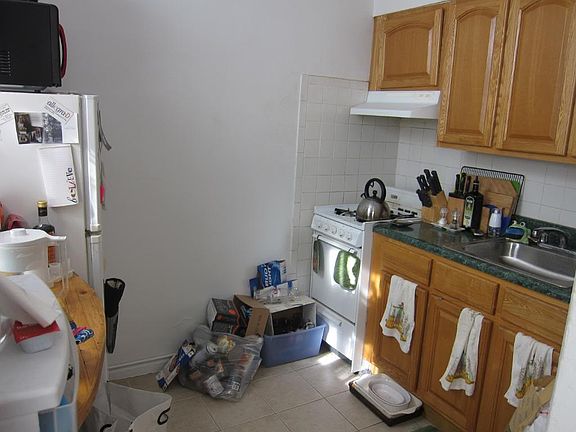 2nd image of 4303 Queens Blvd APT 1