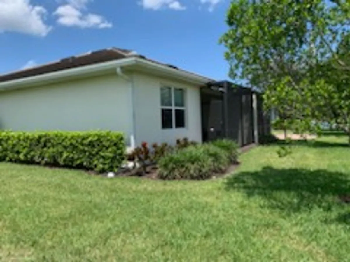 Building Photo - 14631 Edgewater Cir