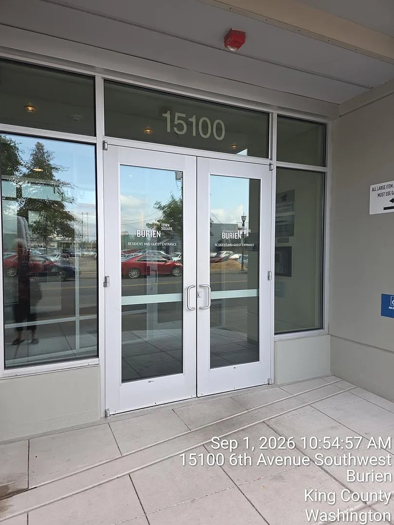 Burien Town Square 1 bedroom on the 4th floor, with 1 car parking space in garage - Available now!! — Photo 2