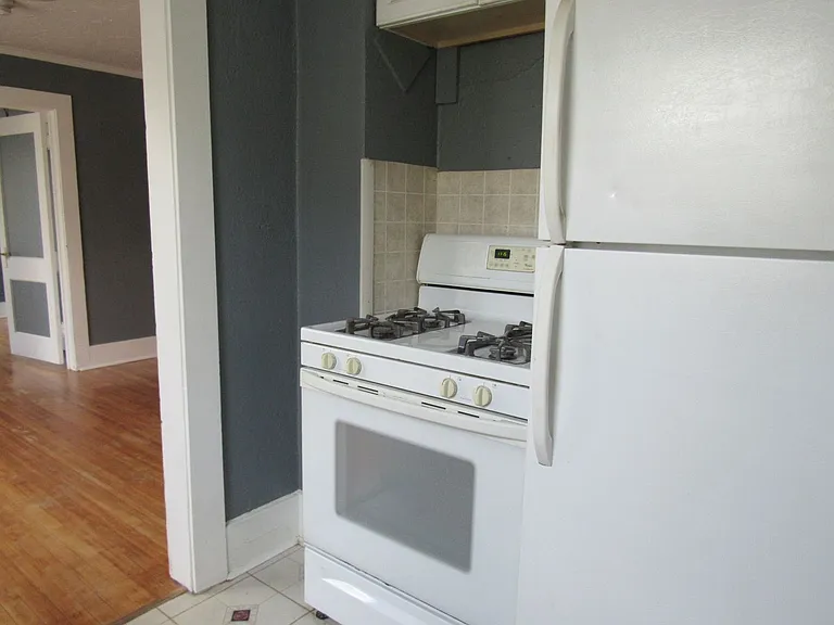 835 E 12th St #2 — Photo 7