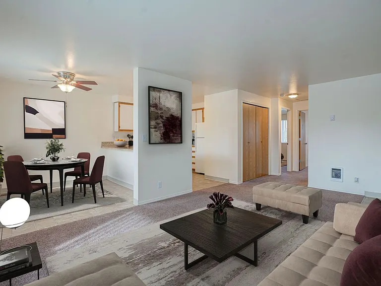 ELLSWORTH SQUARE APARTMENTS — Photo 8
