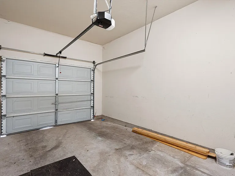 7502 Lazy Creek Dr #A — Photo 30