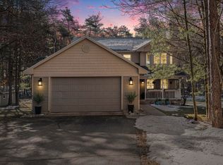 622 Cedar Pines Dr NE, Sparta, MI 49345