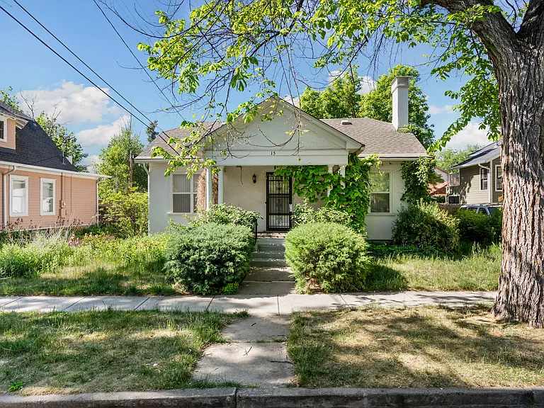 15 E Columbia St — Photo 2