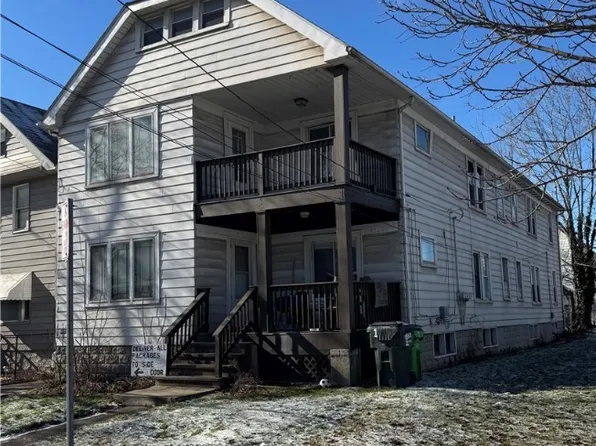 4060 E 44th St, Newburgh Heights, OH 44105