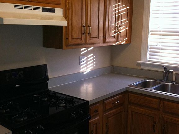 Kitchen with Ref, Stove and Oven