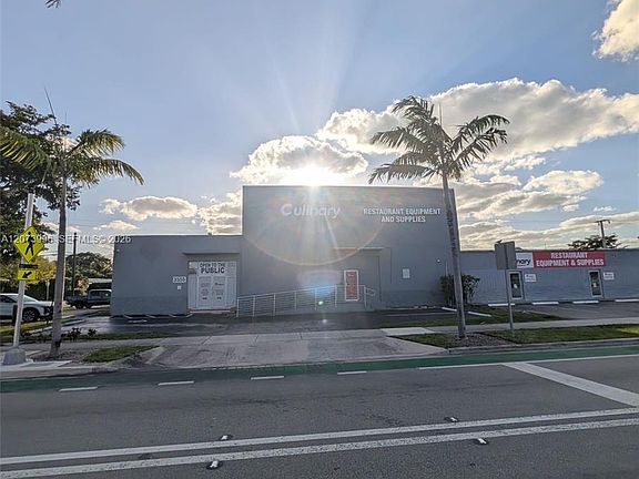 2nd image of 3555 N Andrews Avenue