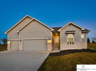16822 Aurora Cir, Omaha, NE 68136