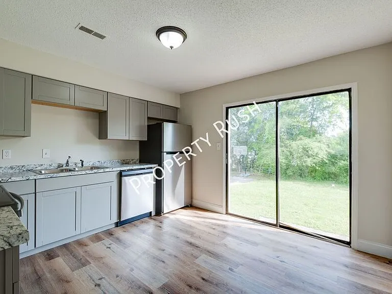46 Bell Rd #4 — Photo 5