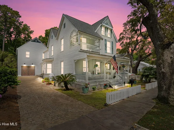 210 W West Street, Southport, NC 28461