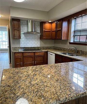 5th image of 4200 Lake Trail Dr