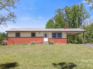 41 Hartshorn Dr, Candler, NC 28715