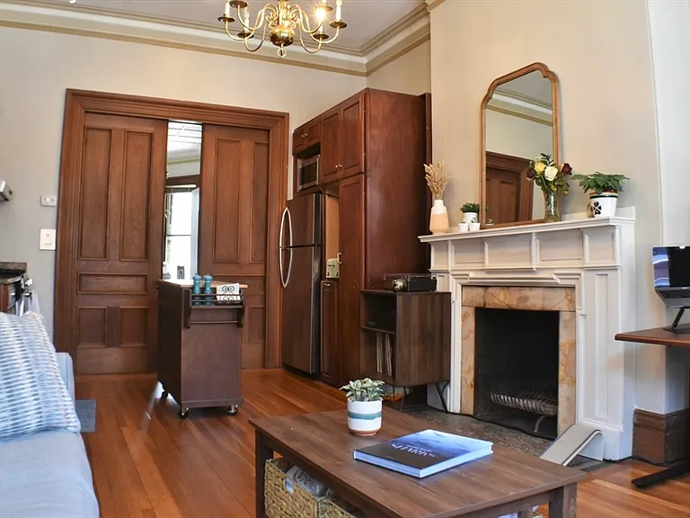 31 Fairfield St #2 — Photo 3