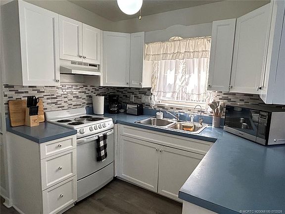 5th image of 1154 Nettles Blvd
