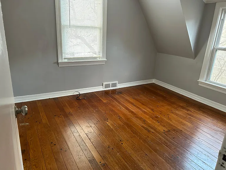 1810 W Genesee St #11 — Photo 3