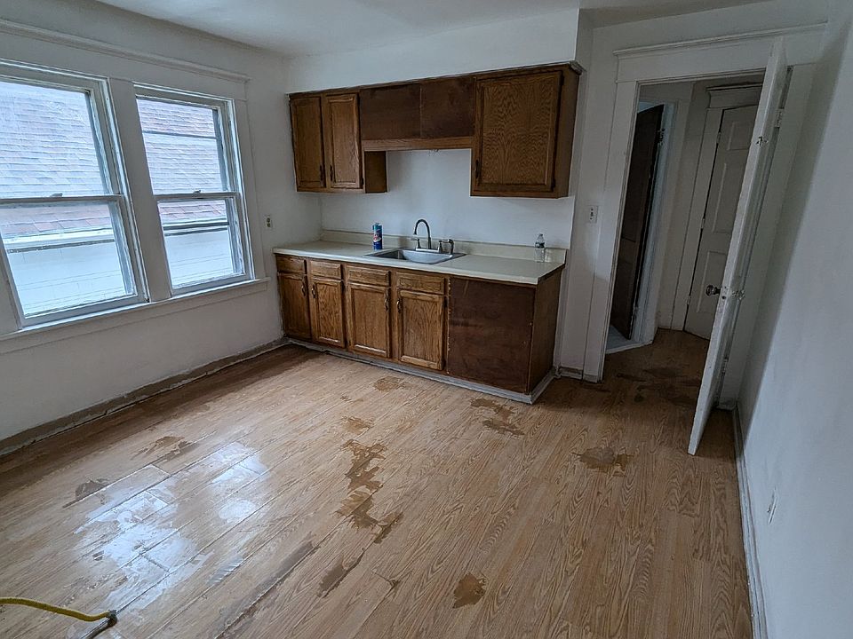 1st image of 230 Dartmouth Ave #3