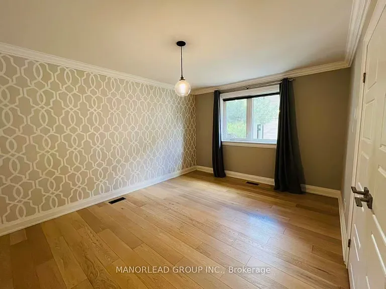 10 Greenyards Dr — Photo 14