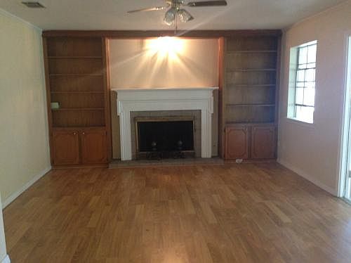 3rd image of 208 Whispering Pine Dr
