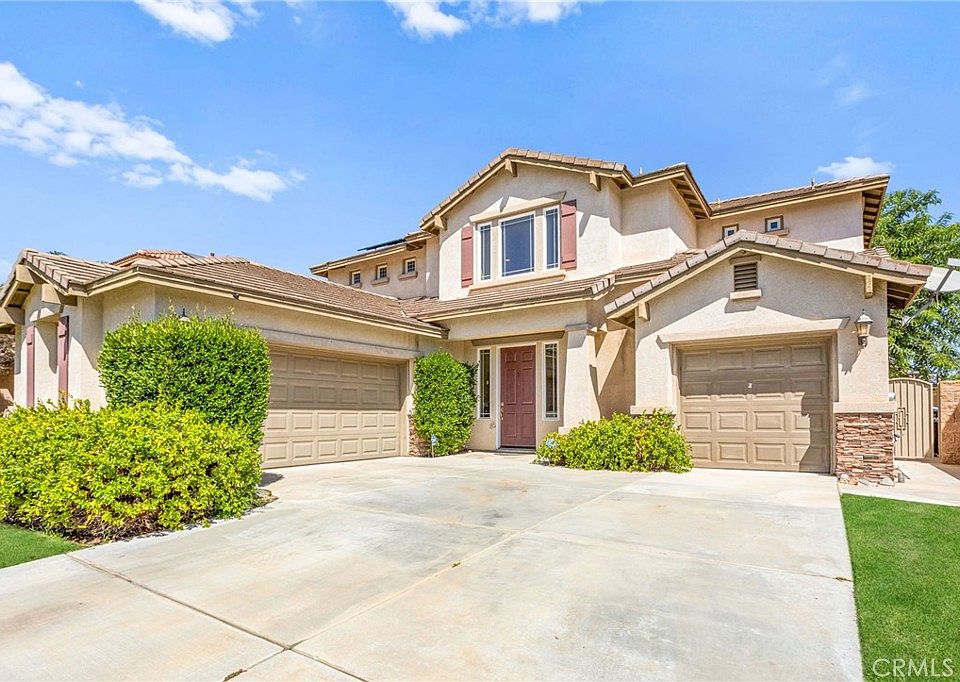 1st image of 27080 Sapphire St