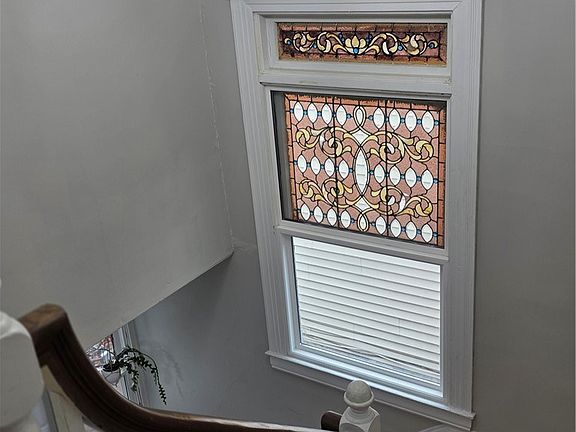 2nd image of 36 Thayer St