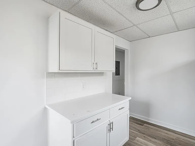 126 W 9th Ave — Photo 13