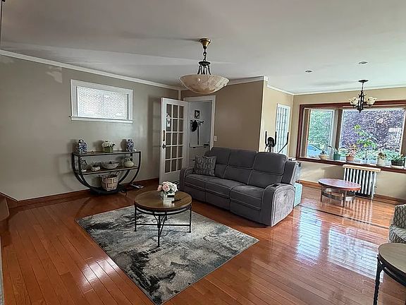 2nd image of 8034 Margaret Pl