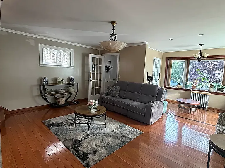 80-34 Margaret Pl — Photo 2