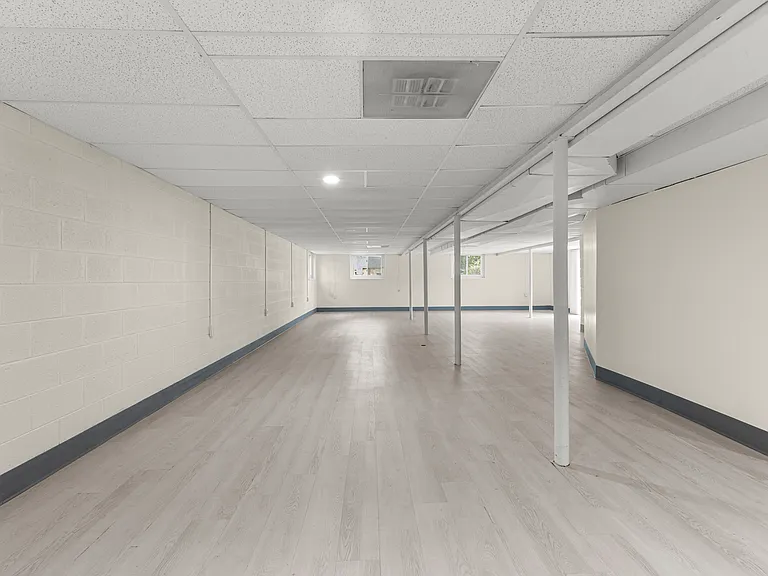 20325 Westview Dr — Photo 38